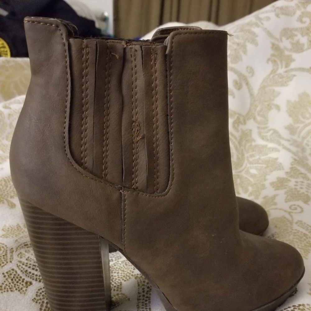 Brown ankle boots. Cute and comfortable - Picture 2 of 5